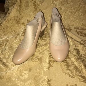 Trotter’s Women’s Slingback Heels, Nude, 9N